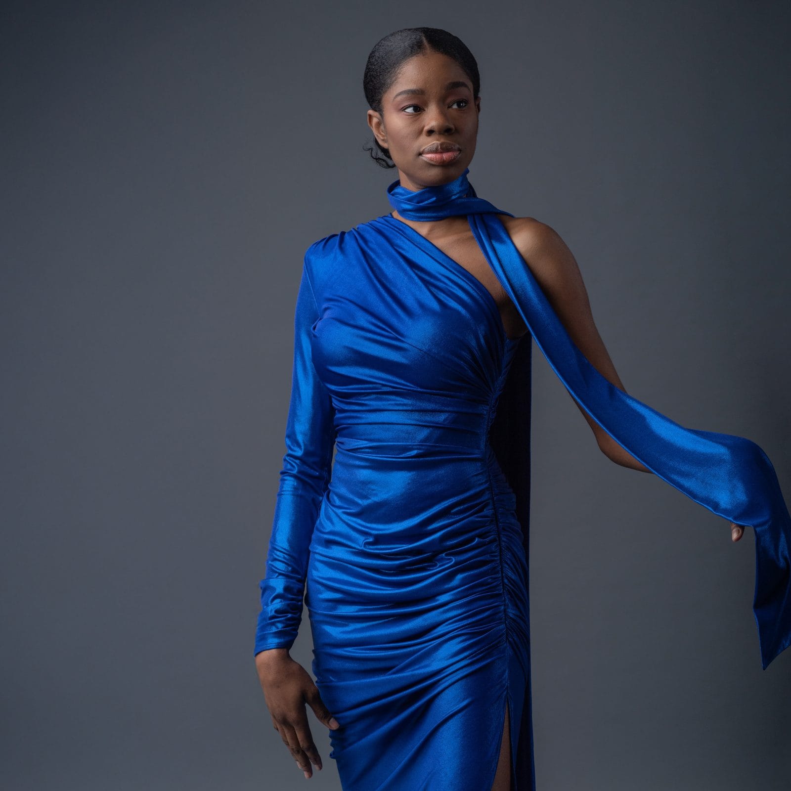 rochie metalizata drapata albastra 1