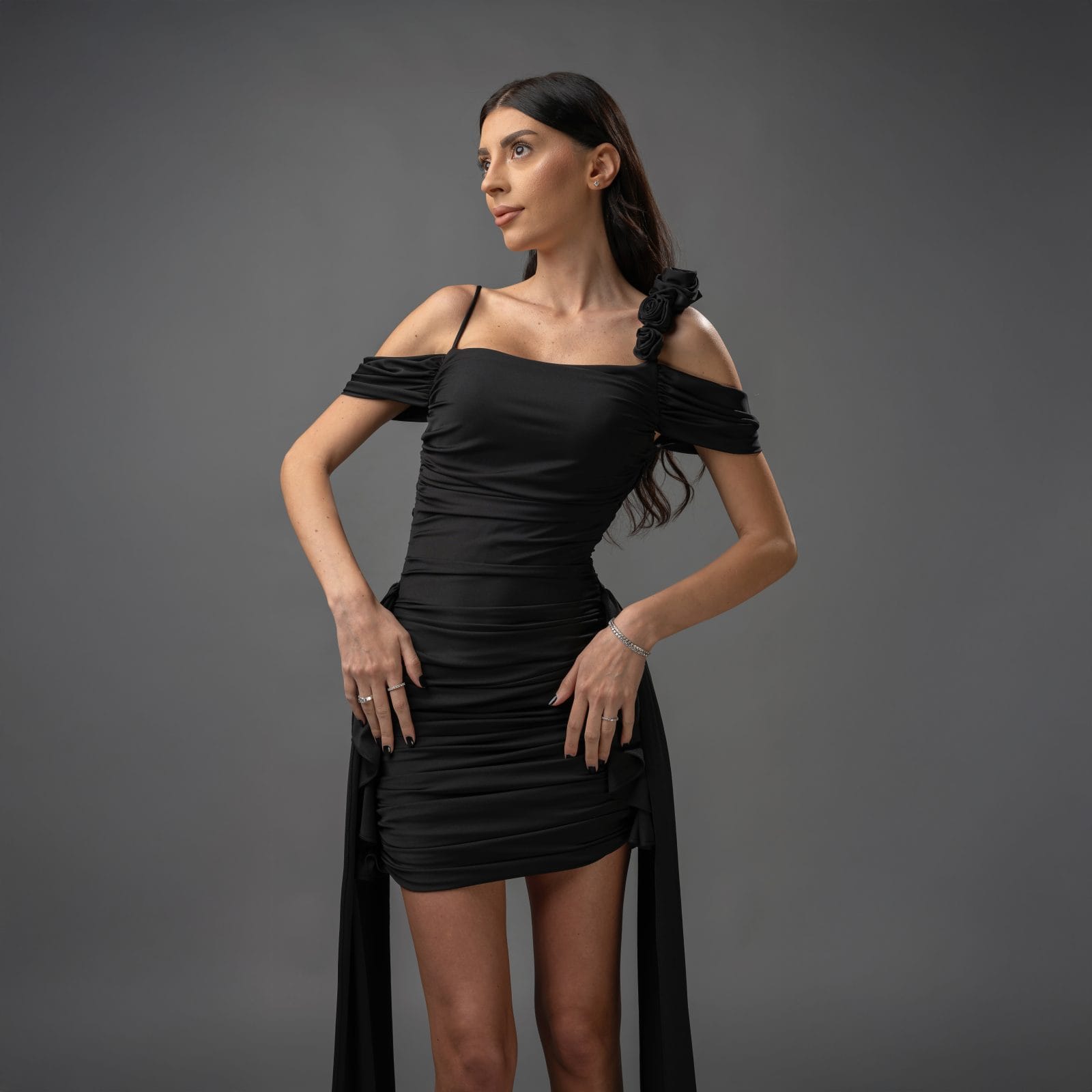 rochie scurta cu trandafiri 2