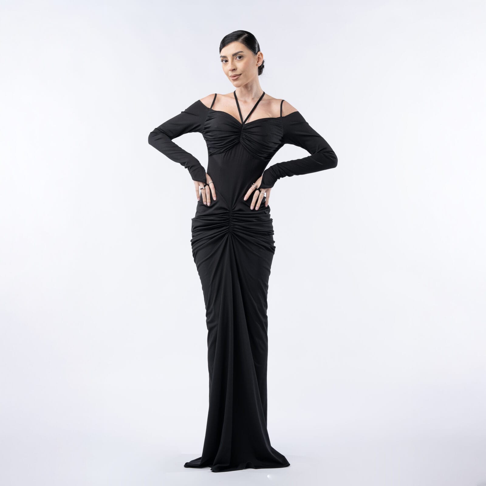 rochie neagra cu snur si fronseuri